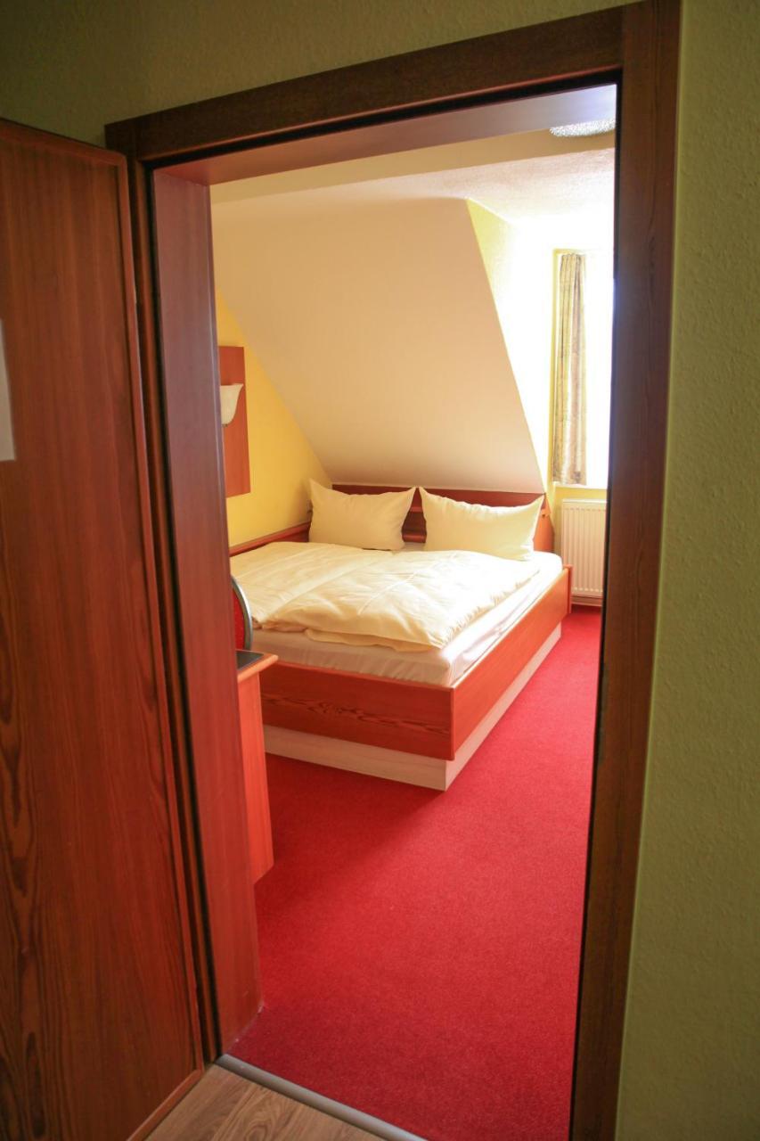 Hotel Garni Harzer Hof Osterode am Harz Exterior photo